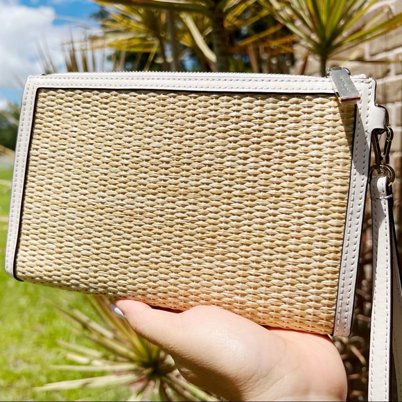 Kate Spade Cute Wristlet - Picture 5 of 6